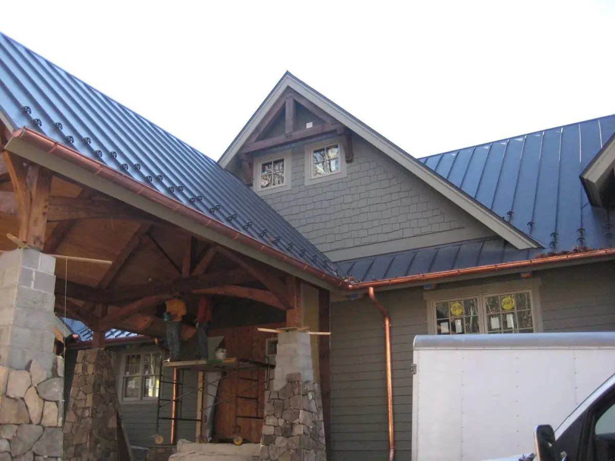 Craftsman Roofing team delivering quality roofing work in Lantana